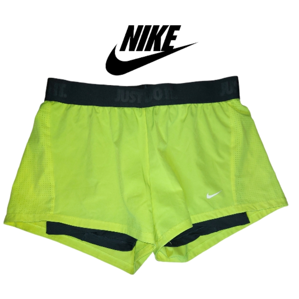 💛Nike Women's Lime Fluo Medium Green Shorts LIKE NEW 💚
